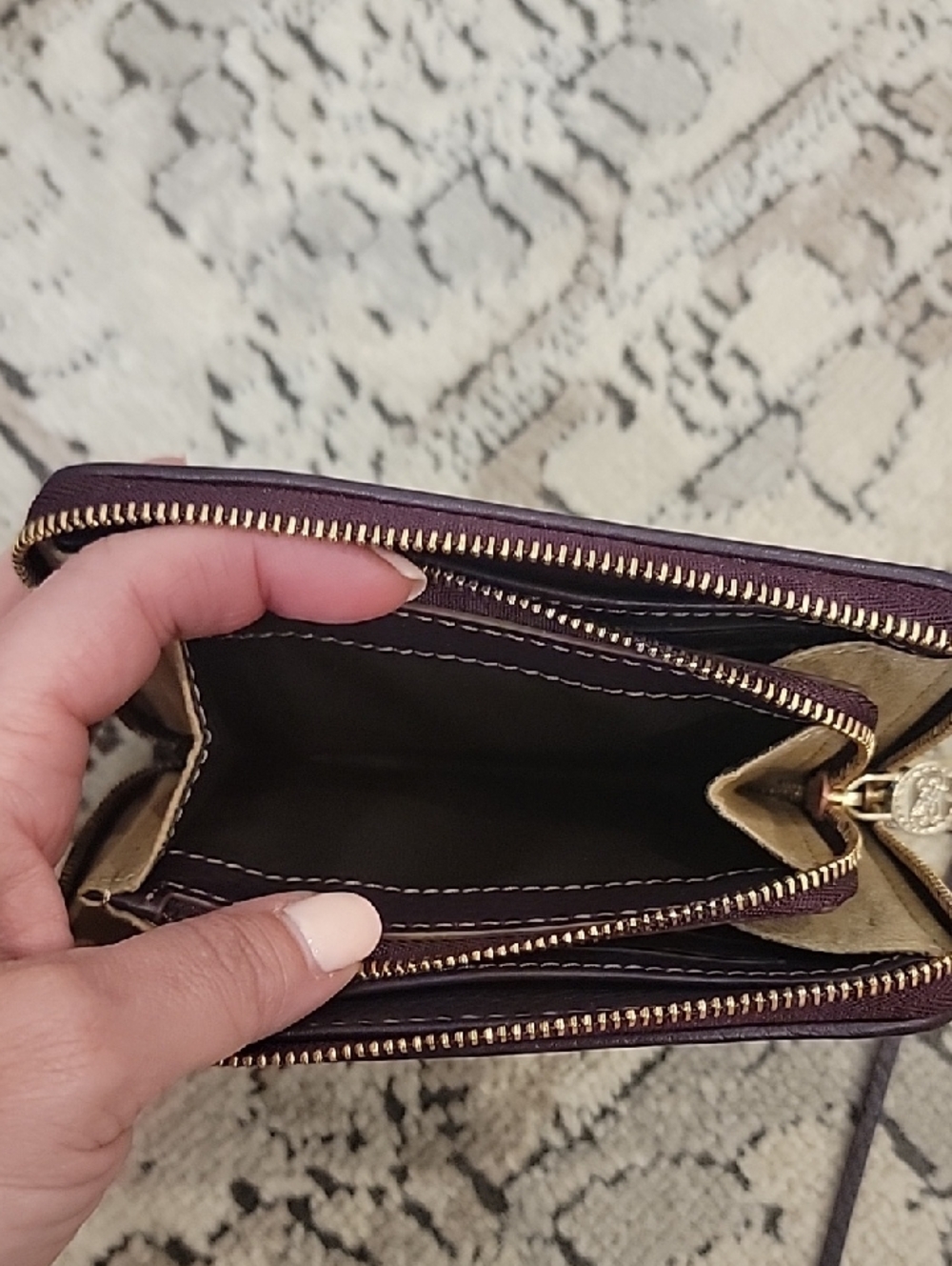 Lancel Paris Leather Wallet In The Color Raisin - Picture 14 of 16